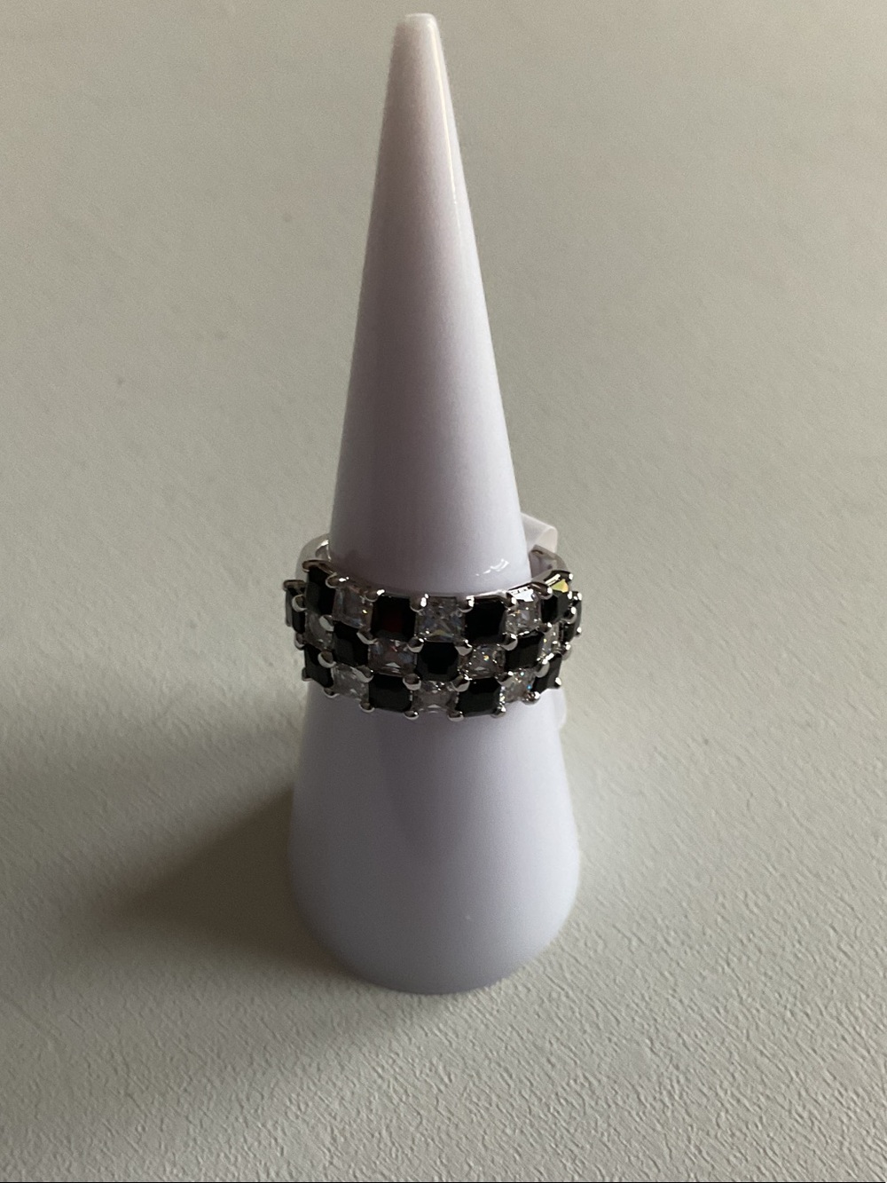 bp Silver Ring with Black Stones - Women's Multirow Band